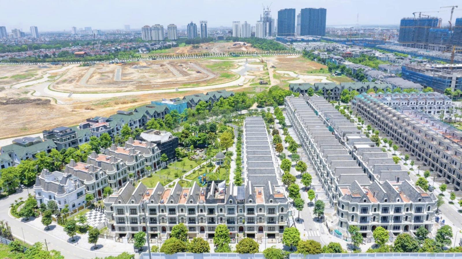 Bán nhà biệt thự Ciputra, 4 tầng 1 hầm, mặt tiền rộng, kinh doanh tốt, nhà thô hoàn thiện mặt ngoài