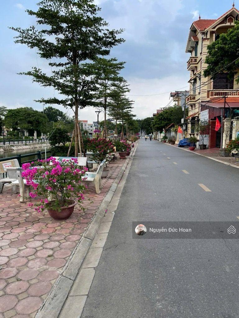 Lô góc 2 thoáng, ô tô vào đất, gần hồ điều hòa, gần nhiều tiện ích, ở sướng, tiềm năng ổn định.