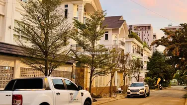 Bán biệt thự song lập khu xây dựng 5 đường Liên Phường, giá siêu tốt chỉ 23.5 tỷ, DT: 180m2 (10x18)