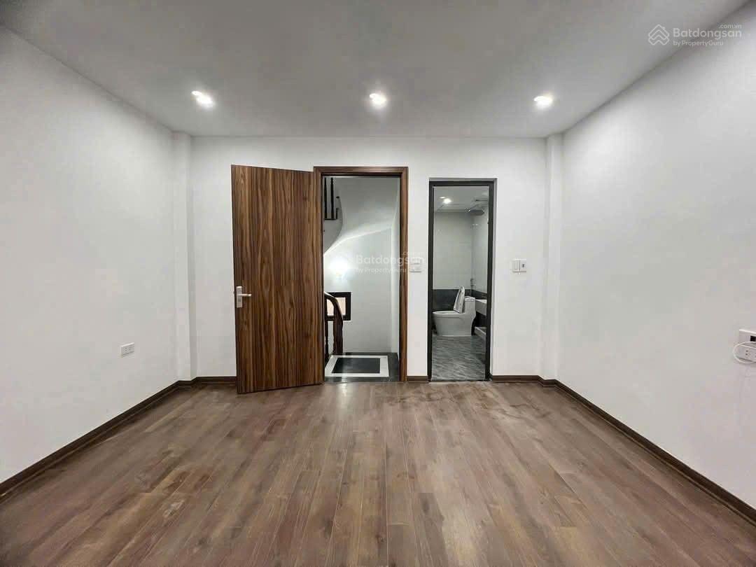 Bán nhà phố Thạch Bàn, Long Biên 5 tỷ 35m2 5 tầng MT 4m ô tô kinh doanh gần trung tâm Aeon Bán nhà phố Thạch Bàn, Long Biên 5 tỷ 35m2 5 tầng MT 4m ô tô kinh doanh gần trung tâm Aeon