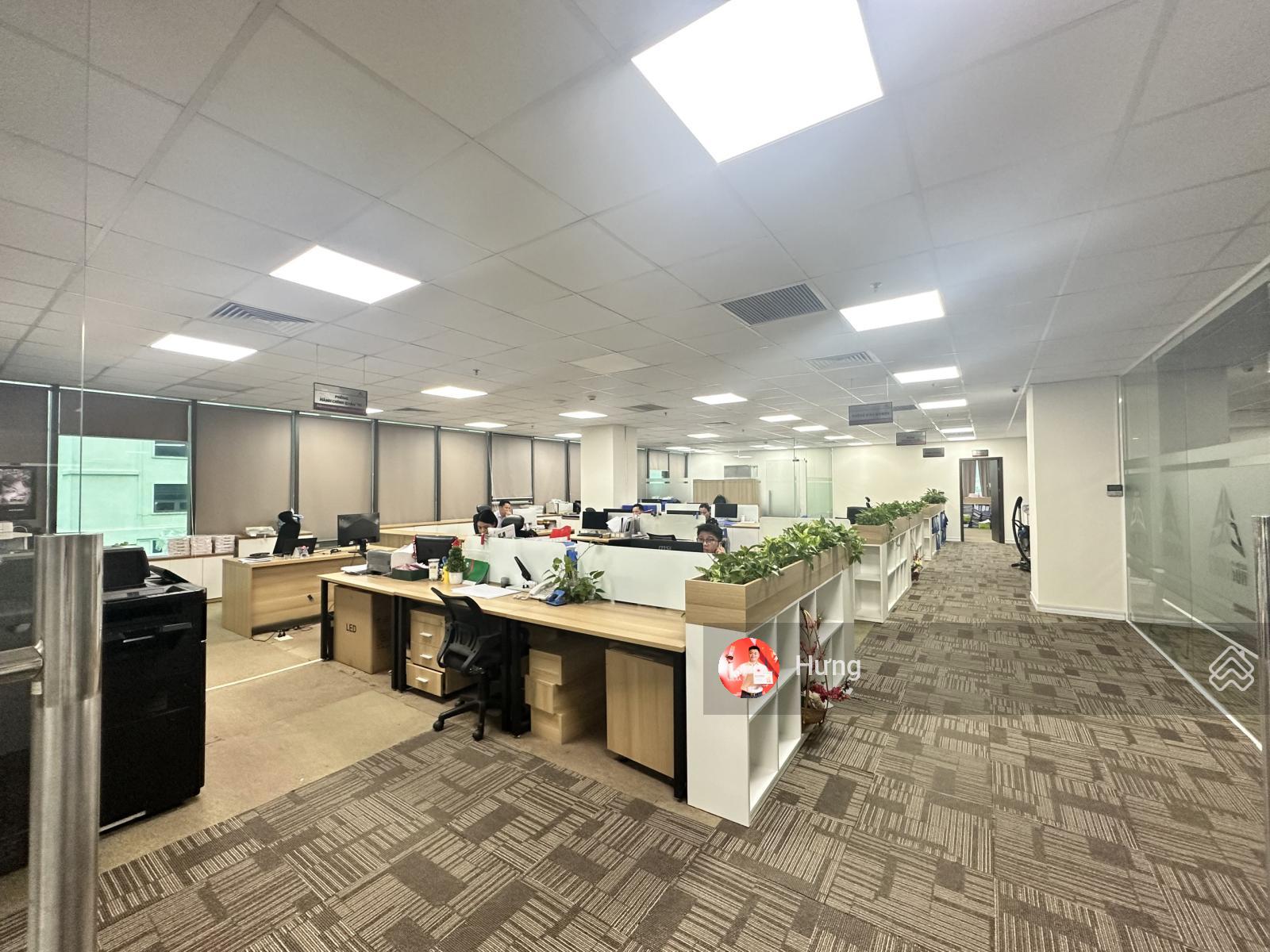 Chính chủ cho thuê sàn văn phòng 90m2 ~ 1000m2 tại tòa Golden Palm 21 Lê Văn Lương giá 210k/m2/th