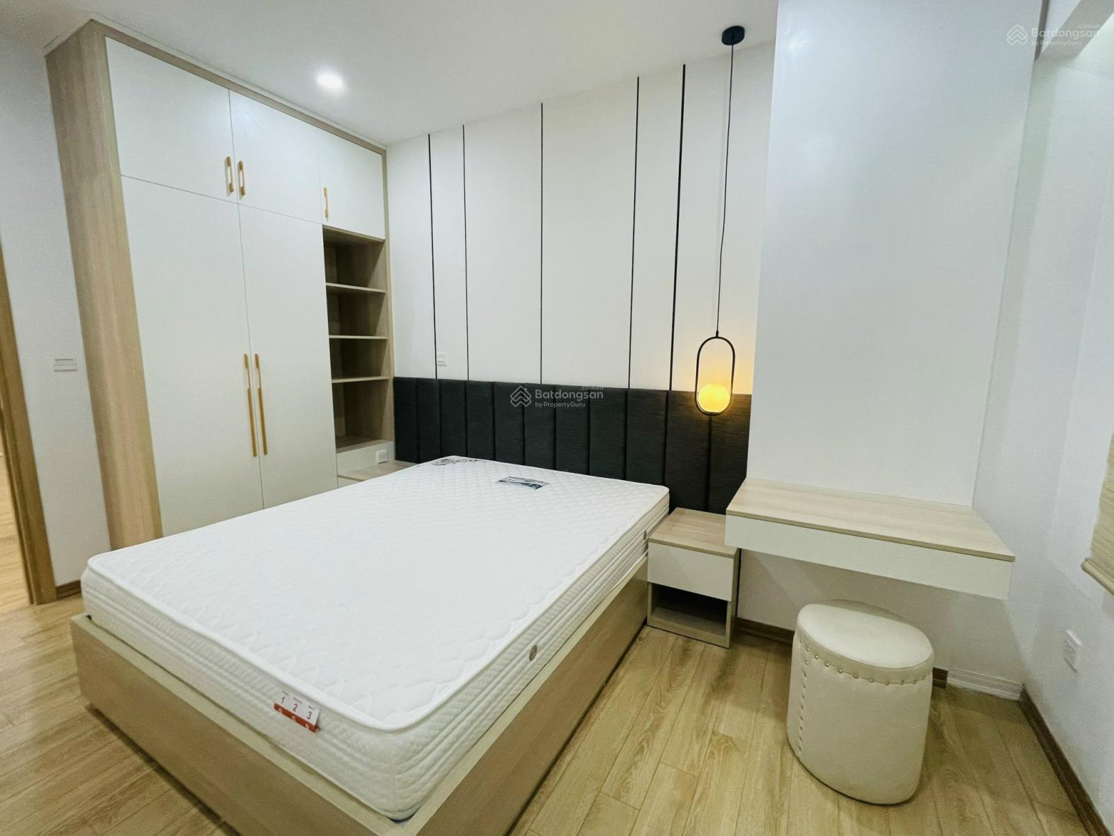 Chính chủ bán căn hộ 56m2, 2n 1wc Star Tower 283 Khương Trung tầng trung view thoáng