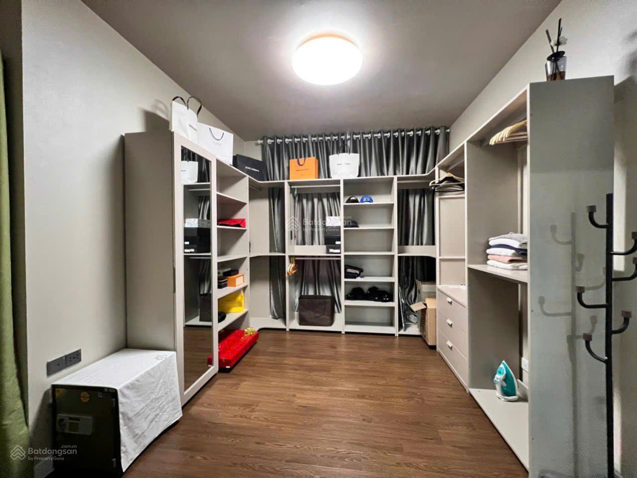 SUNRISE CITY SOUTH , 25 triệu, 138 m2, 3PN, 2WC, FULL nội thất sẳn key xem nhà