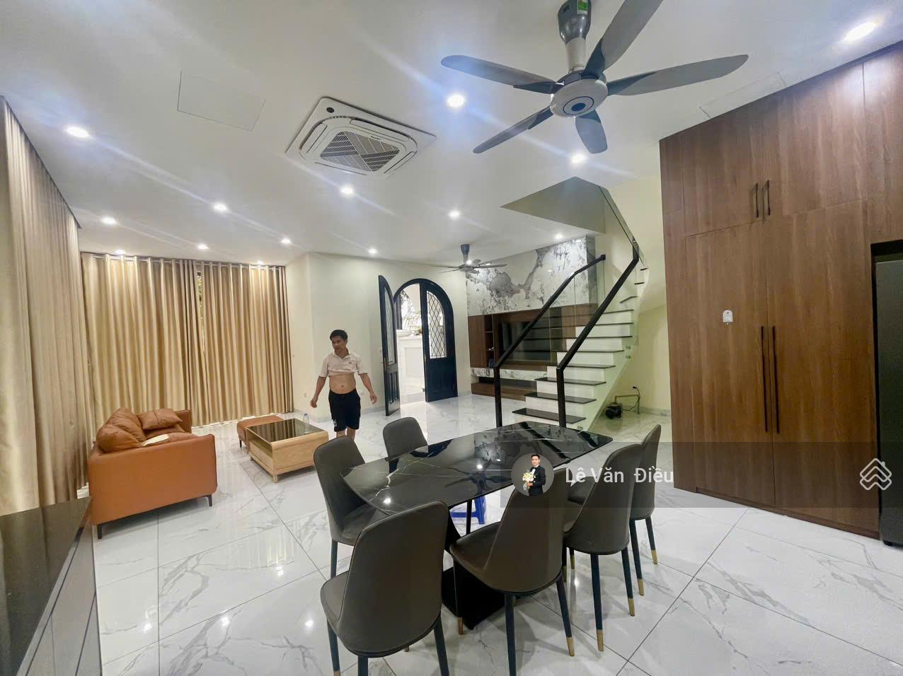 Cho thuê biệt thự song lập Vinhomes Ocean Park 1 full nội thất, vị trí đắc địa