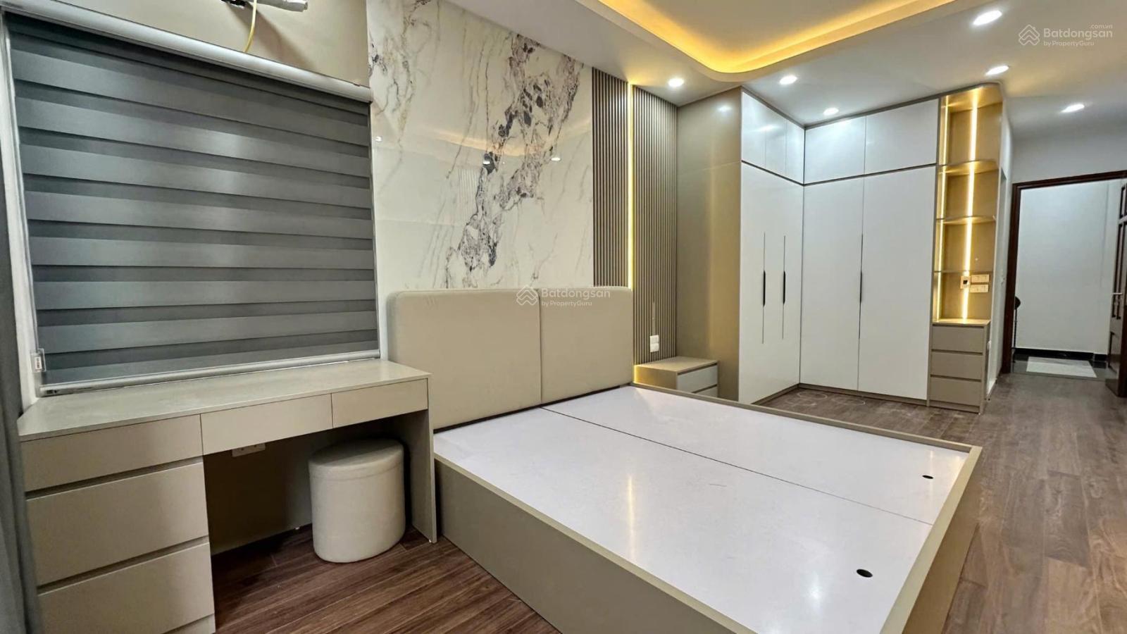 Bán nhà Nguyễn Chính - Tân Mai 36m2 lô góc 5 tầng 7,68 tỷ