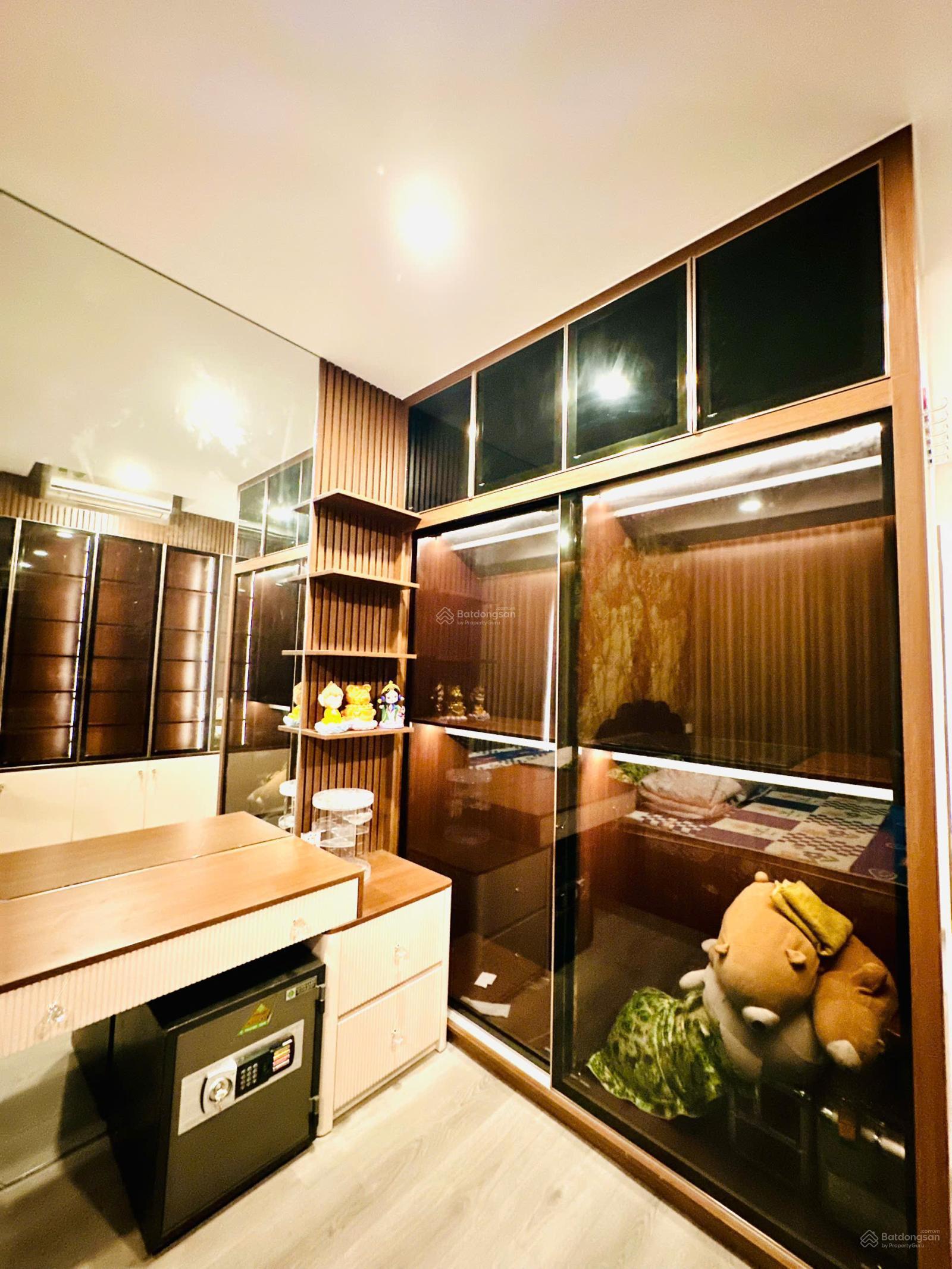 Bán căn hộ Diamond Brilliant 131m2, 3PN, full nội thất xịn, view thoáng, tiện ích đẳng cấp