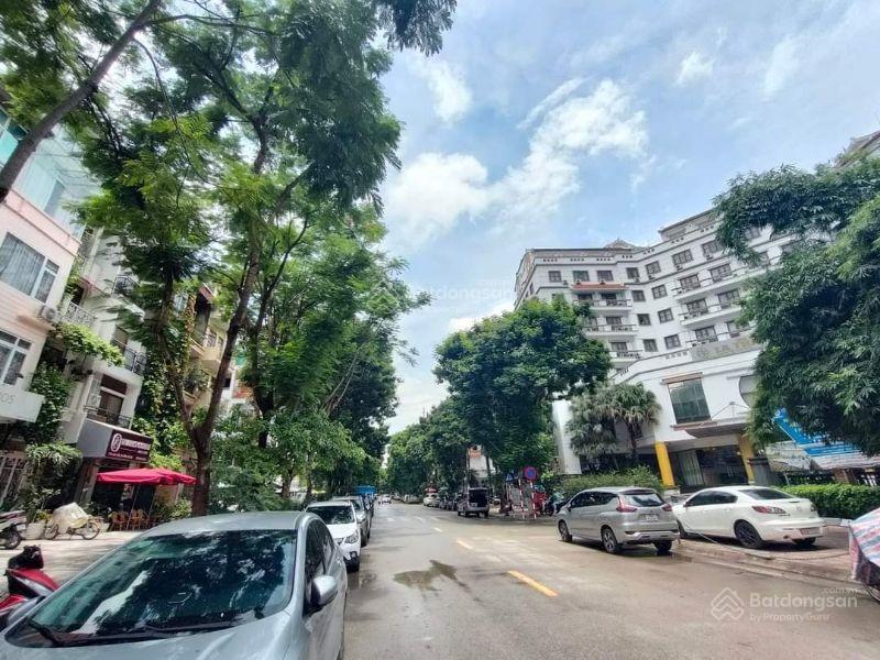 Bán Đất tại Vạn Phúc, 65 tỷ, 153m2, mặt tiền 10m, đối diện KS La Thành, Q.Ba Đình, sổ sẵn GD ngay.