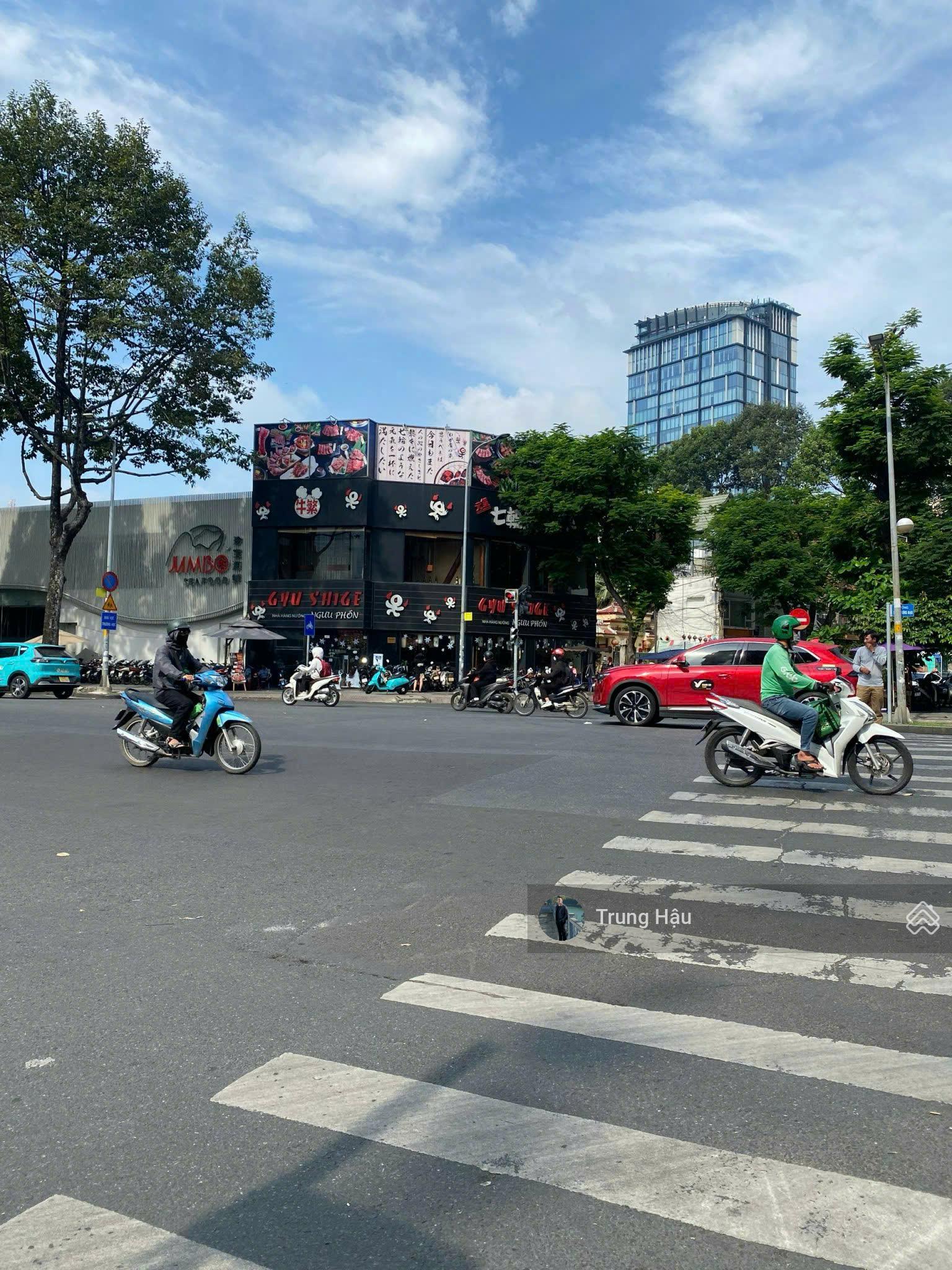 Siêu vị trí góc 2MT - Trần Hưng Đạo & Yersin Quận 1. DT 9 x 15m - 3 tầng - HĐT 600 tr - giá 80 tỷ