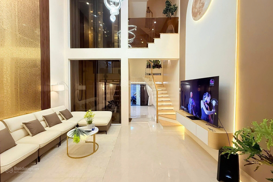 Bán nhà mặt tiền Lạc Long Quân, Phường 10, Tân Bình, (4*19m) có thang máy, chỉ hơn 15 tỷ