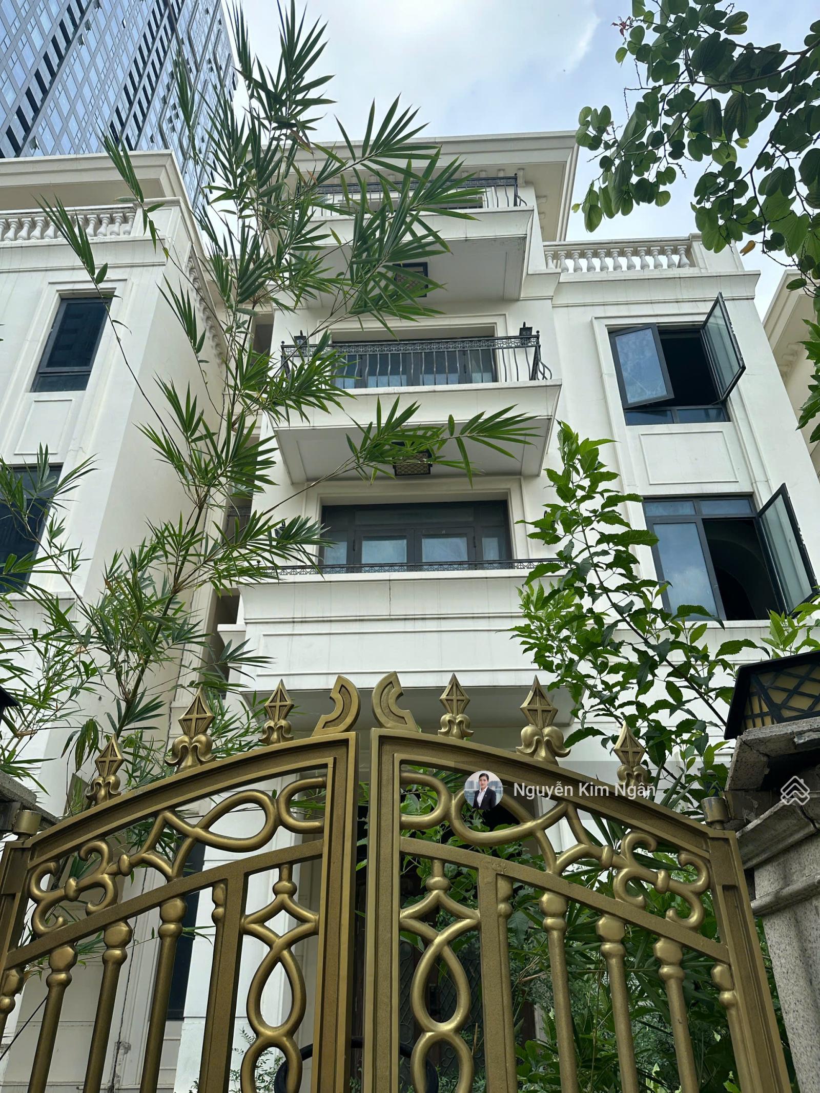 Bán biệt thự song lập 10x22,5m tại Vinhome BaSon 200 tỷ có sổ hồng