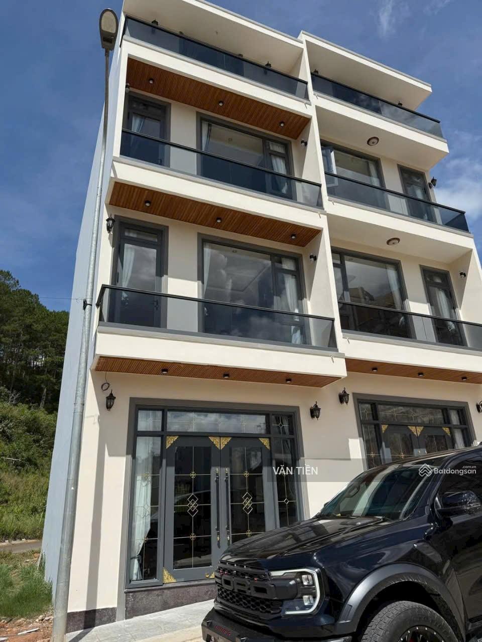 BÁN NHÀ MỚI XÂY KQH DÂN CƯ SỐ 5 AN SƠN, PHƯỜNG 04, TP ĐÀ LẠT. DT: 70 M2. GIÁ: 9,2 TỶ.LH: 0908 748 ***