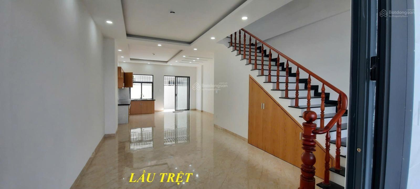 Cho thuê nhà nguyên căn 1 trệt 2 lầu, (5x20m) đường 16m, KDC Thăng Long Home - Thủ Đức, giá 18tr/th