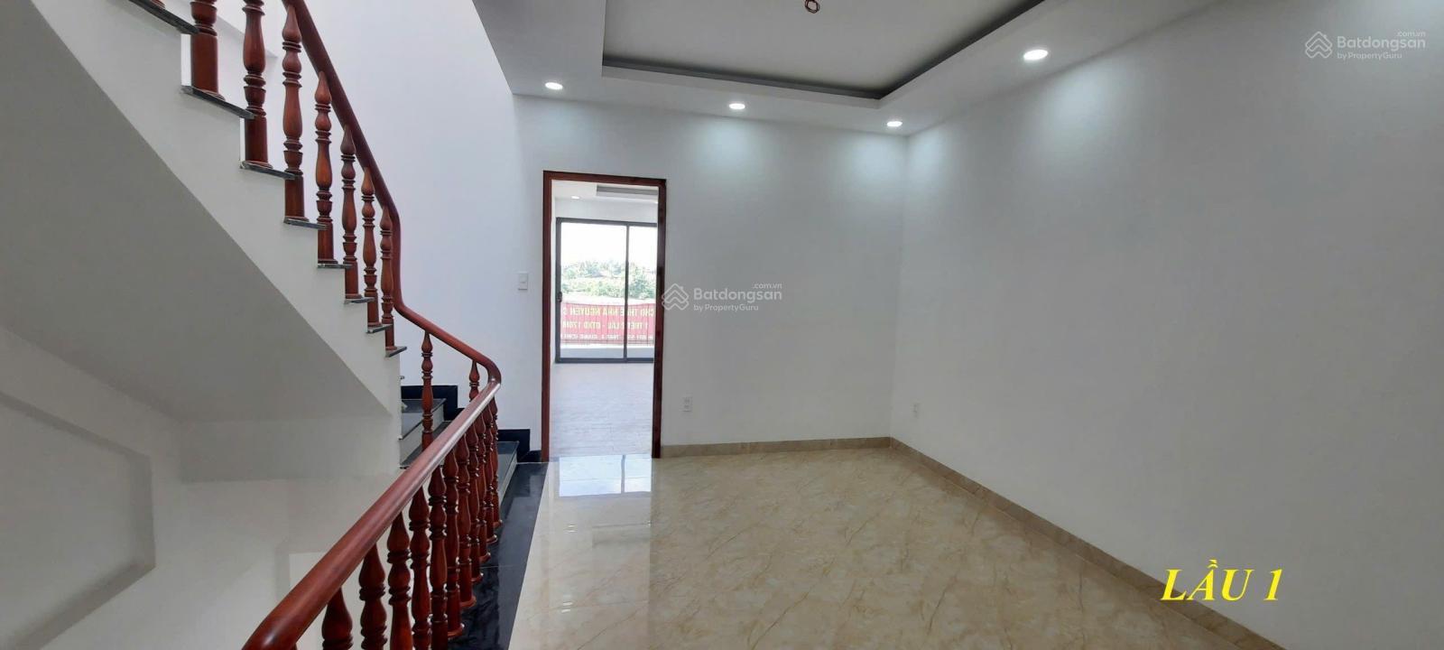 Cho thuê nhà nguyên căn 1 trệt 2 lầu, (5x20m) đường 16m, KDC Thăng Long Home - Thủ Đức, giá 18tr/th