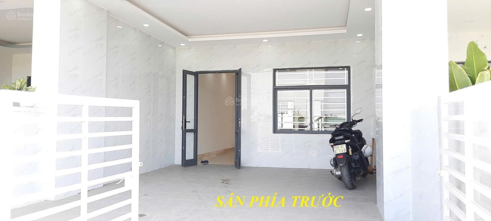 Cho thuê nhà nguyên căn 1 trệt 2 lầu, (5x20m) đường 16m, KDC Thăng Long Home - Thủ Đức, giá 18tr/th