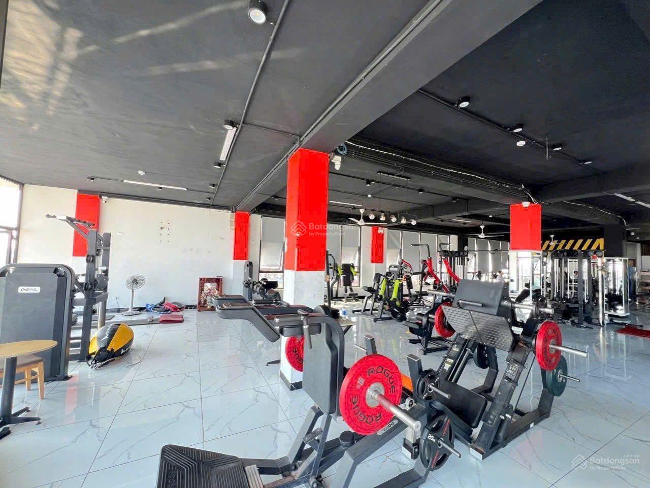 Cho thuê nhà mặt đường Lê Hồng Phong DT 850m2, mặt tiền 17m vị trí siêu đẹp, hai mặt tiền trước sau