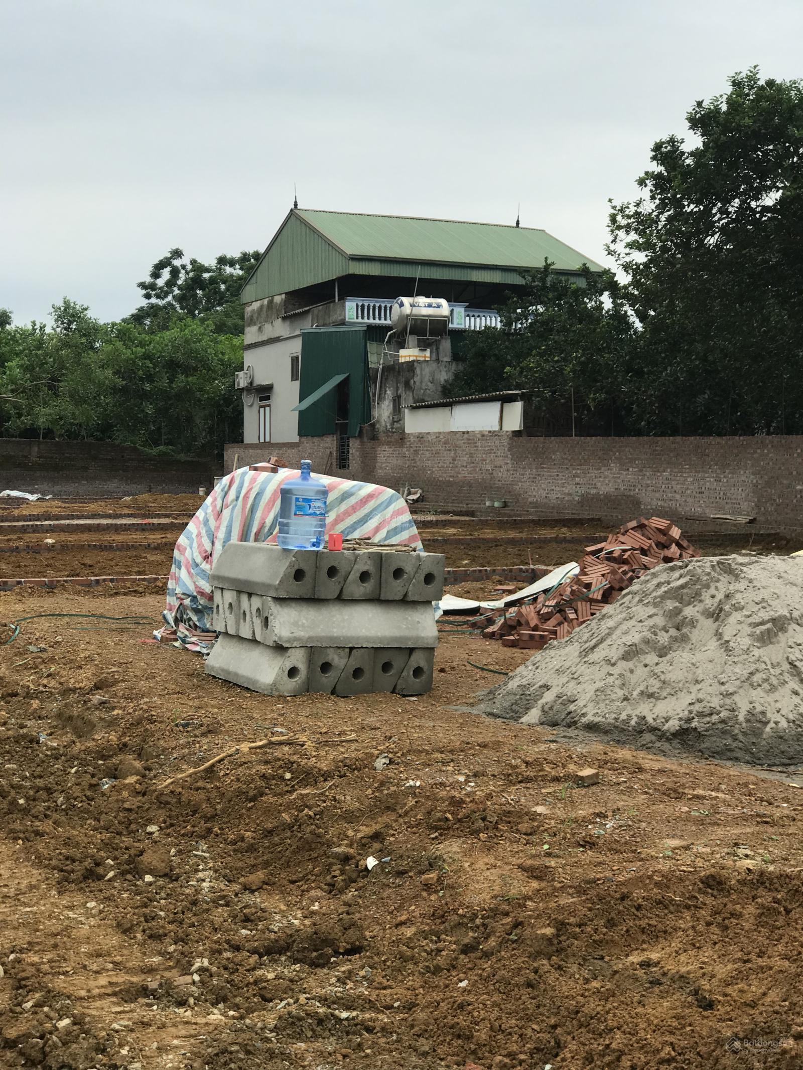 2 tỷ nhỉnh 100 m2 full thổ cư, ô tô tránh, giữa cư dân, Hoà Thạch LH E 0363 792 ***