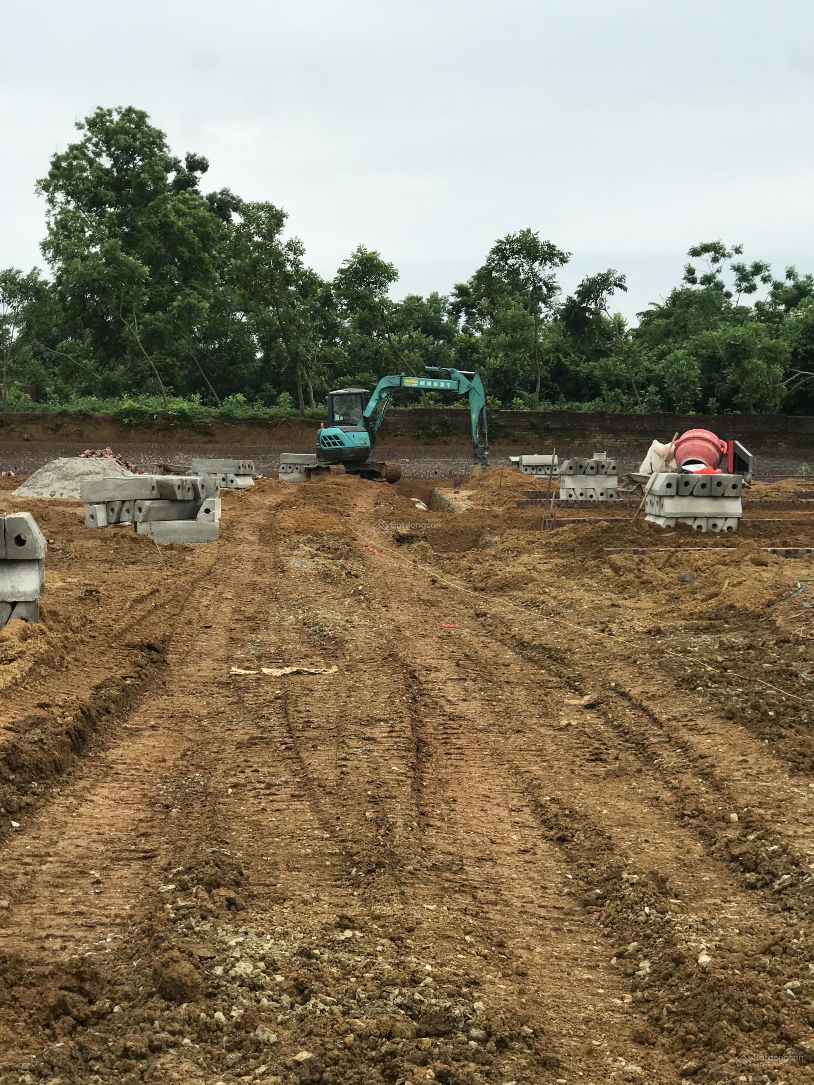2 tỷ nhỉnh 100 m2 full thổ cư, ô tô tránh, giữa cư dân, Hoà Thạch LH E 0363 792 ***