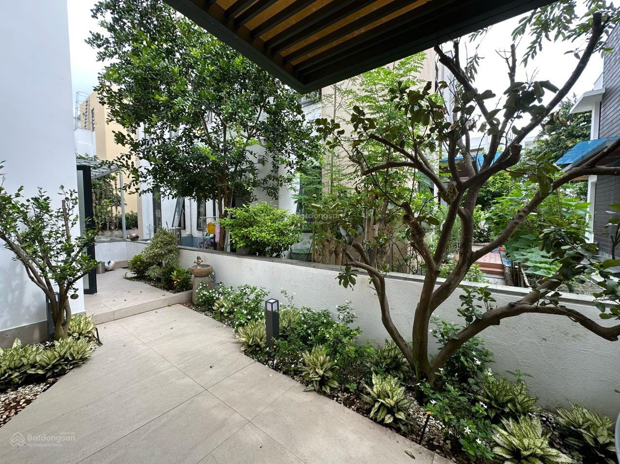 Bán biệt thự khu vip ngay Cộng Hoà Phường 12, Tân Bình, 9x20m, 3 lầu, giá 22 tỷ
