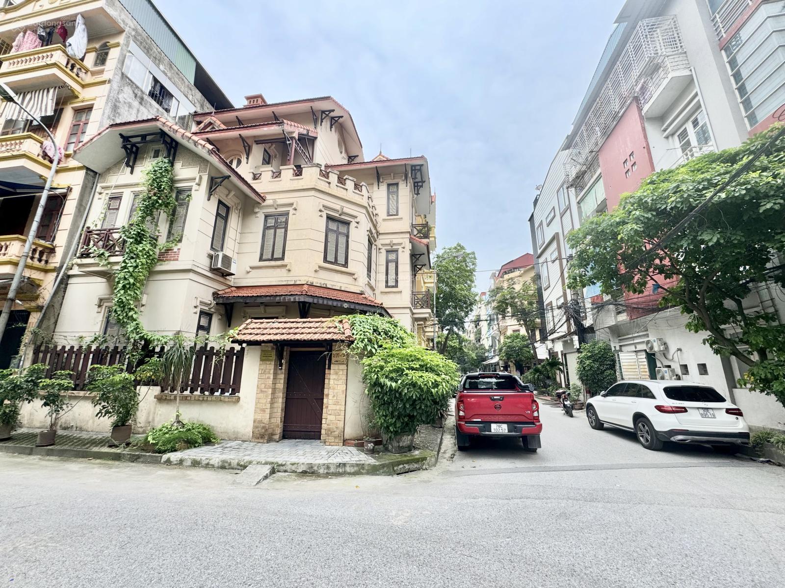 Bán BT KĐT Đại Kim, Hoàng Mai. DT 108m2 - MT 10m lô góc 3 thoáng 3 oto tránh, hướng Đông tứ mệnh