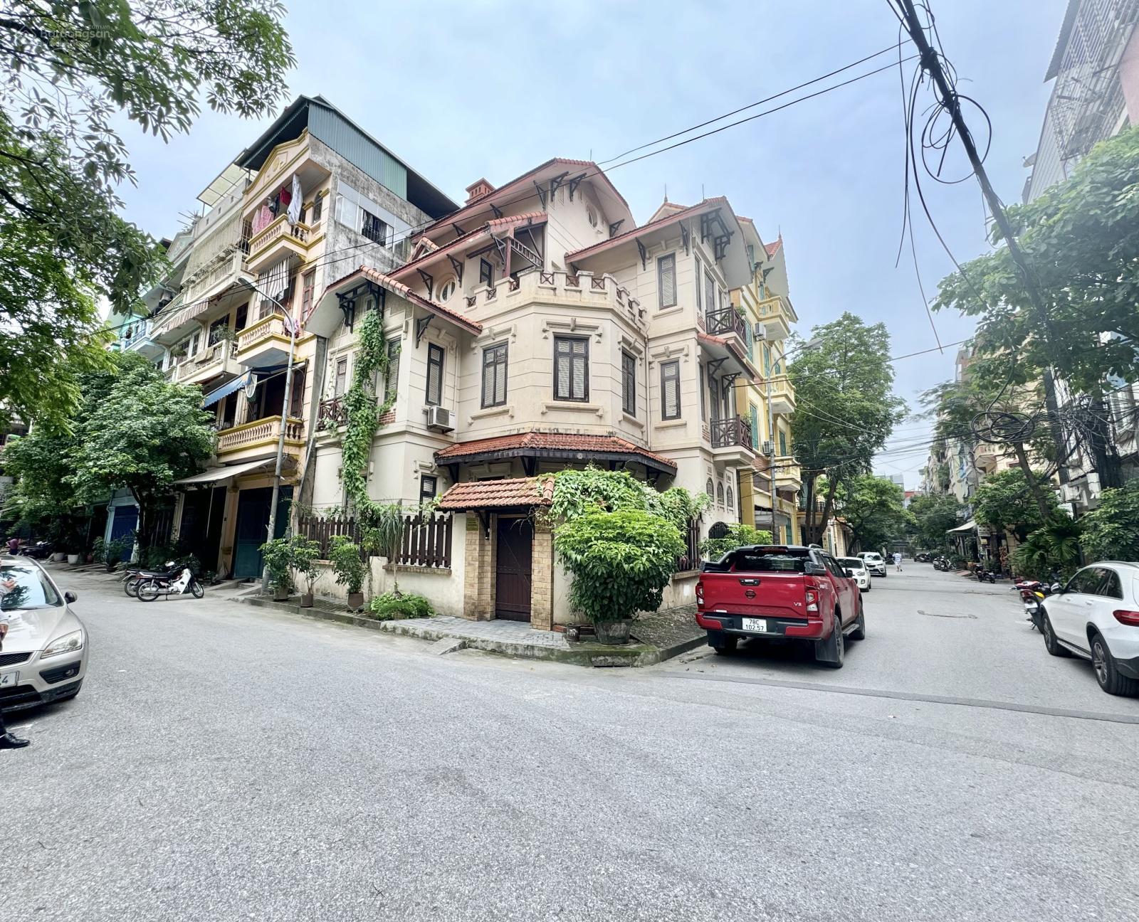 Bán BT KĐT Đại Kim, Hoàng Mai. DT 108m2 - MT 10m lô góc 3 thoáng 3 oto tránh, hướng Đông tứ mệnh