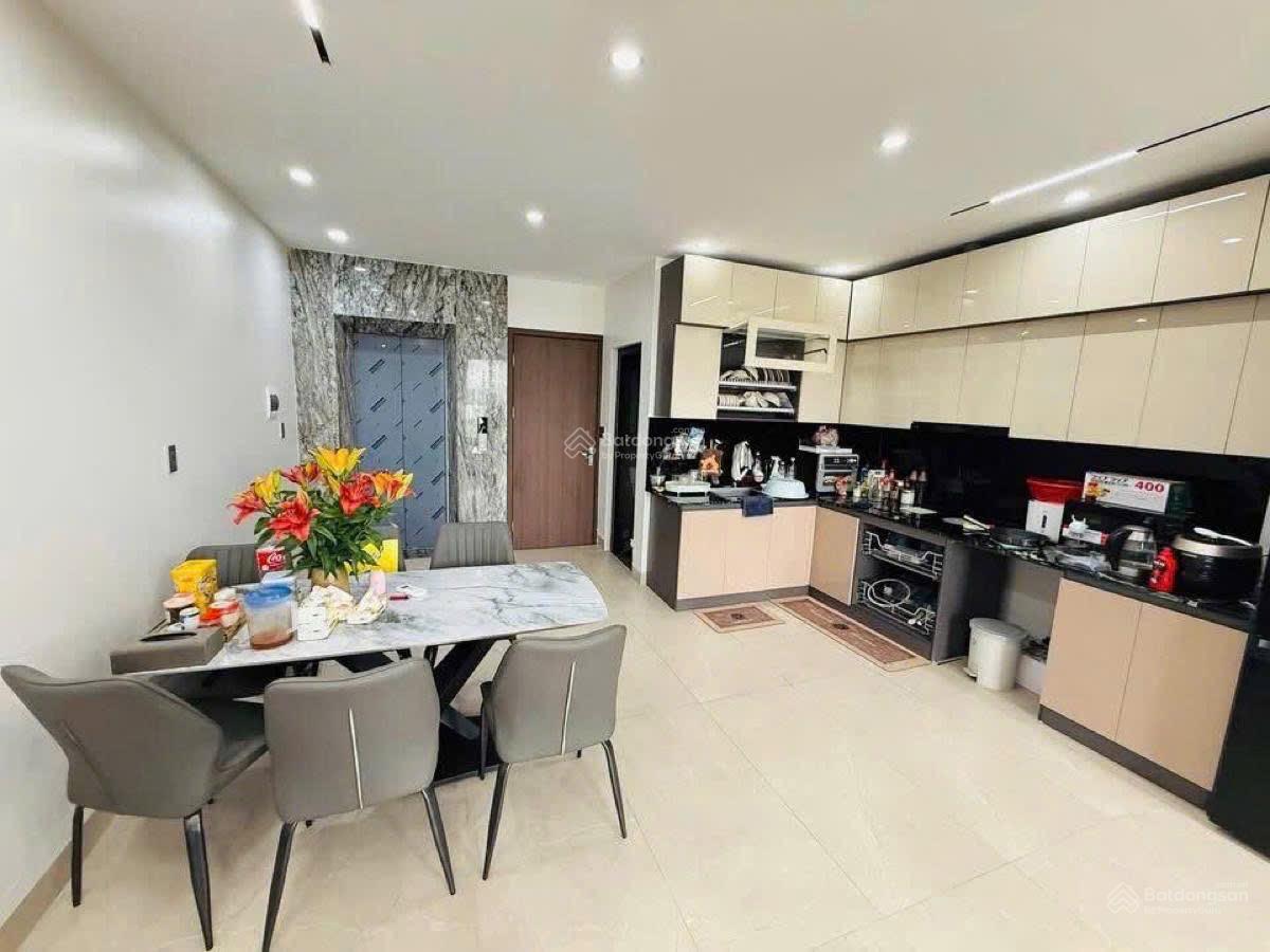 Cho thuê nhà phân lô Lai Xá, Hoài Đức, DT 70m2 x 5 tầng thang máy ô tô tránh, giá 12 triệu/th