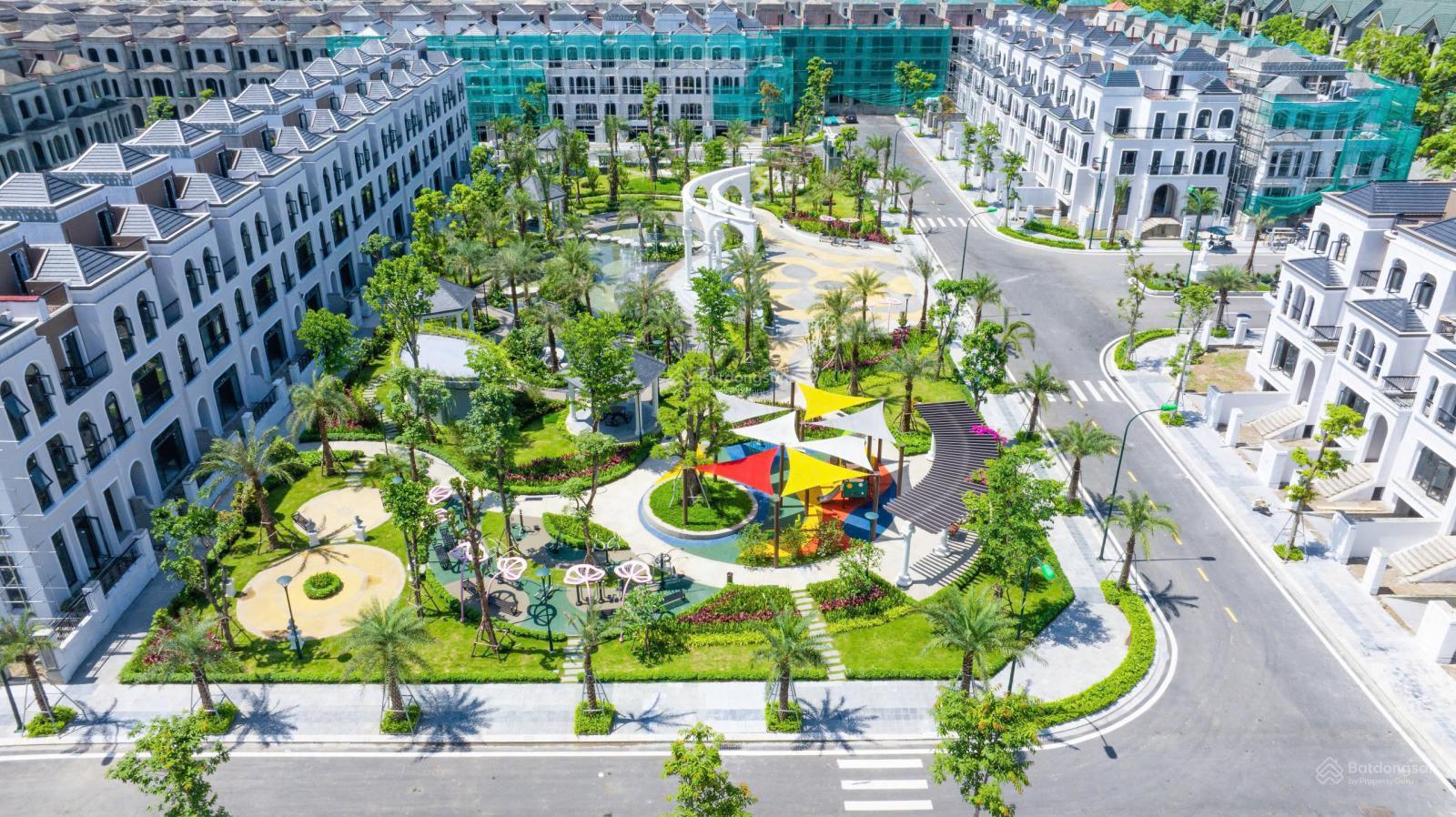 Biệt thự Ciputra 3. Vị trí VIP. Khu lõi Ciputra. 180m2 x 4 tầng 1 hầm. Giá 70 tỷ Biệt thự Ciputra 3. Vị trí VIP. Khu lõi Ciputra. 180m2 x 4 tầng 1 hầm. Giá 70 tỷ