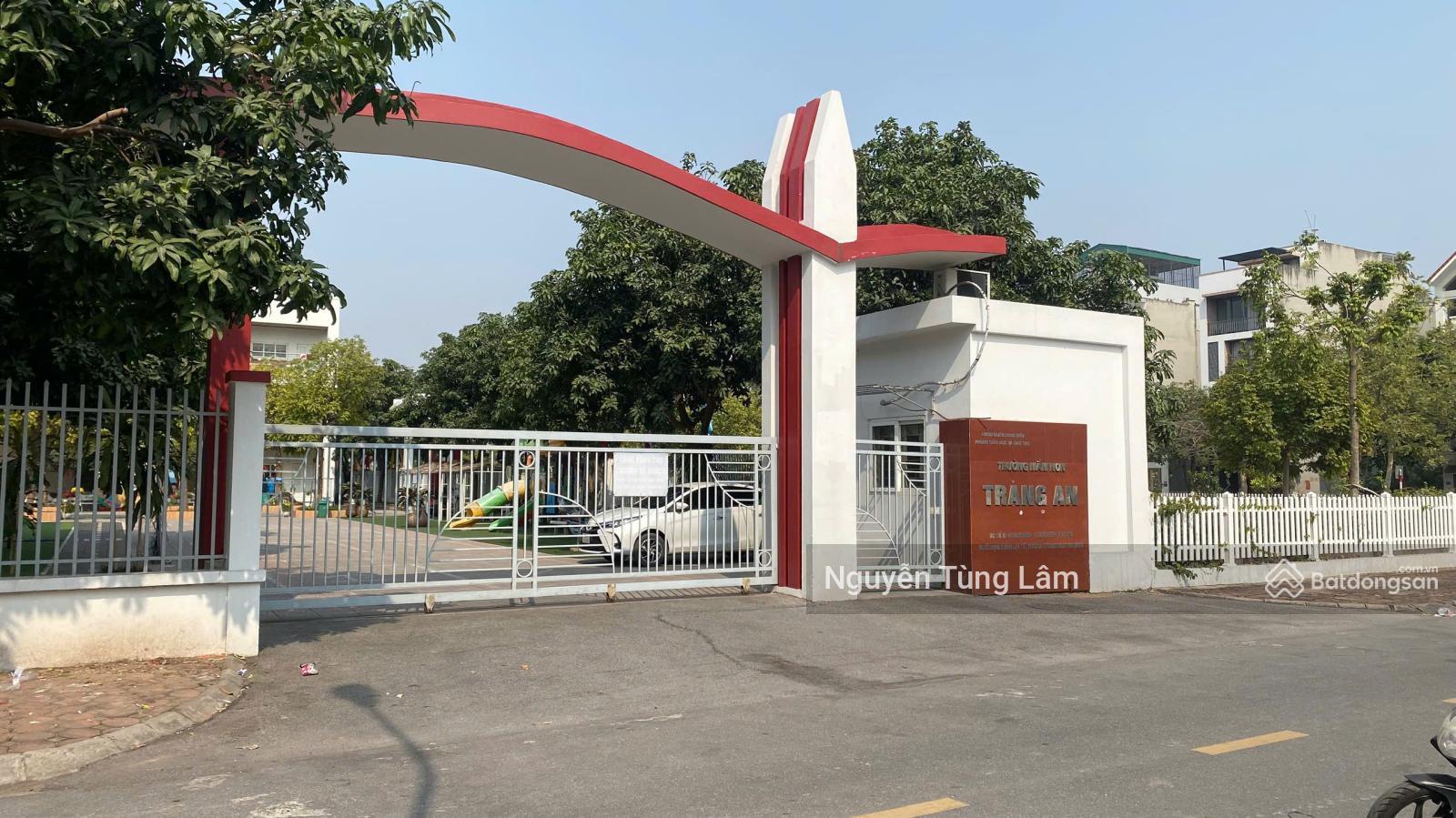 Liền kề đấu giá TT5 Giang Biên 75m2, 5 tầng ô tô tránh vỉa hè chỉ 1x tỷ