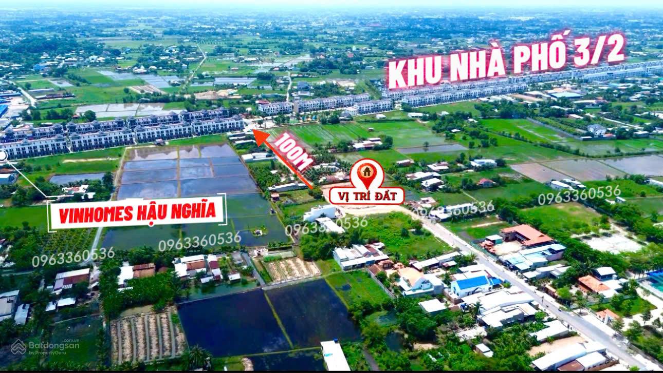 Ra nhanh 2 lô liền kề 10x32m cách VinHomes Hậu Nghĩa 50m2, sổ hồng từng nền giá chủ bán 2tỷ8/nền