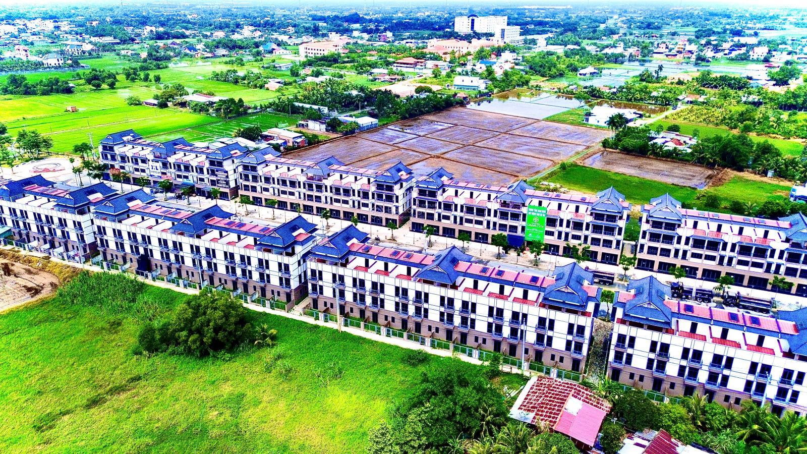 Bán gấp cặp nền 10x32m liền kề phố 3/2 cách Vin Hậu Nghĩa 50m, full thổ cư, SHR giá chủ bán 5tỷ920