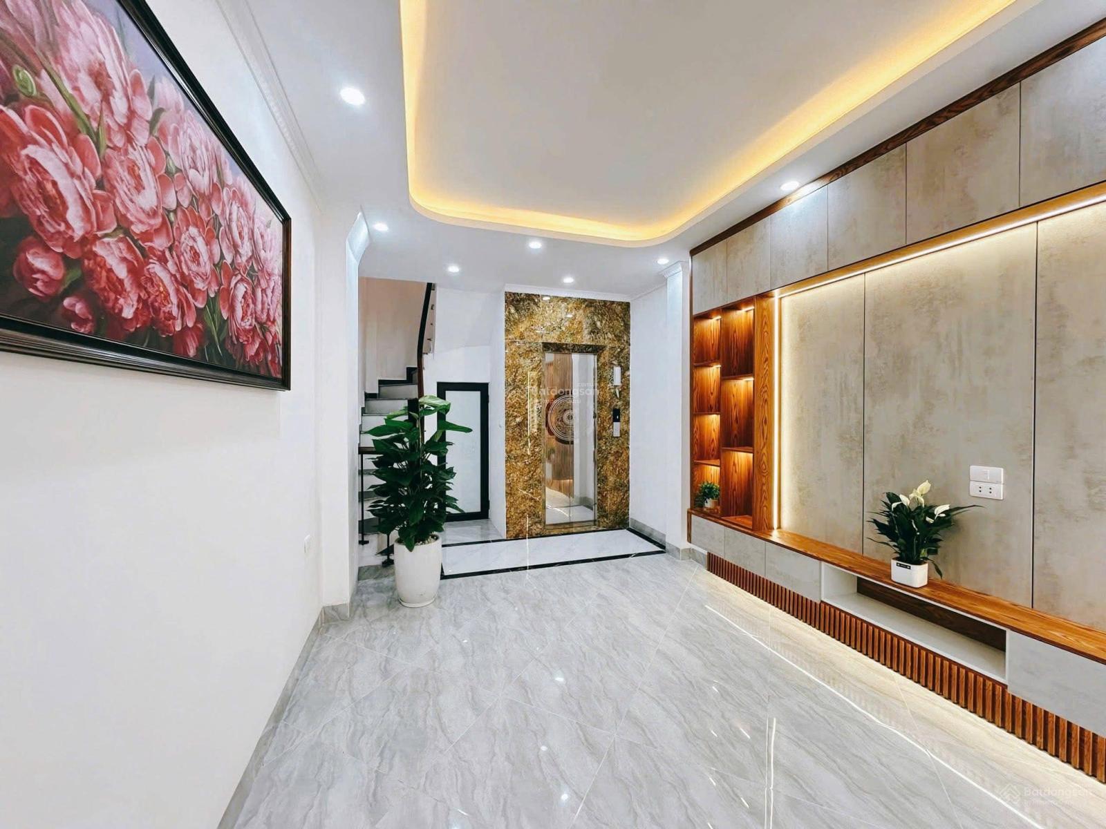Bán nhà xây mới phố Định Công. 6 tầng thang máy, full đồ đẹp. Ô tô cách 20m. Ngõ thông rộng. Sổ đẹp