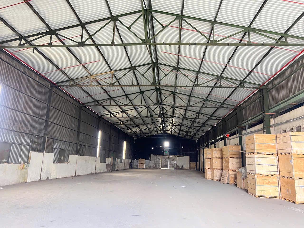 Kho 960 & 1.400m2 ở Linh Xuân Thủ Đức. PCCC tự động, thẩm duyệt. Xe cont vào ngày và đêm. 80k/m2