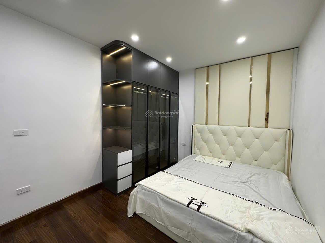 Lô góc Tôn Đức Thắng, thang máy nhập khẩu, 15m ô tô tránh, DT 43m2* 5T Lô góc Tôn Đức Thắng, thang máy nhập khẩu, 15m ô tô tránh, DT 43m2* 5T