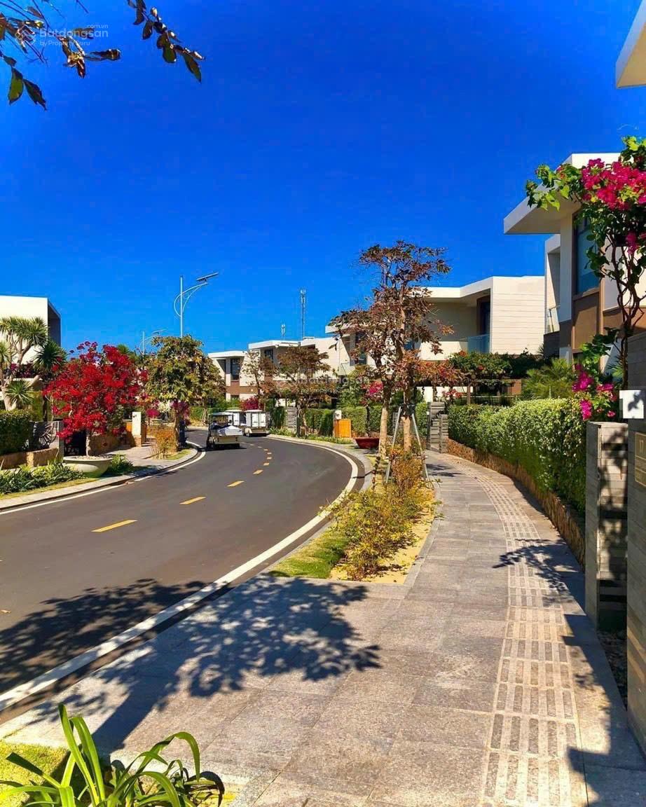 Bán căn Biệt thự Biển & Golf giá 27 tỷ
