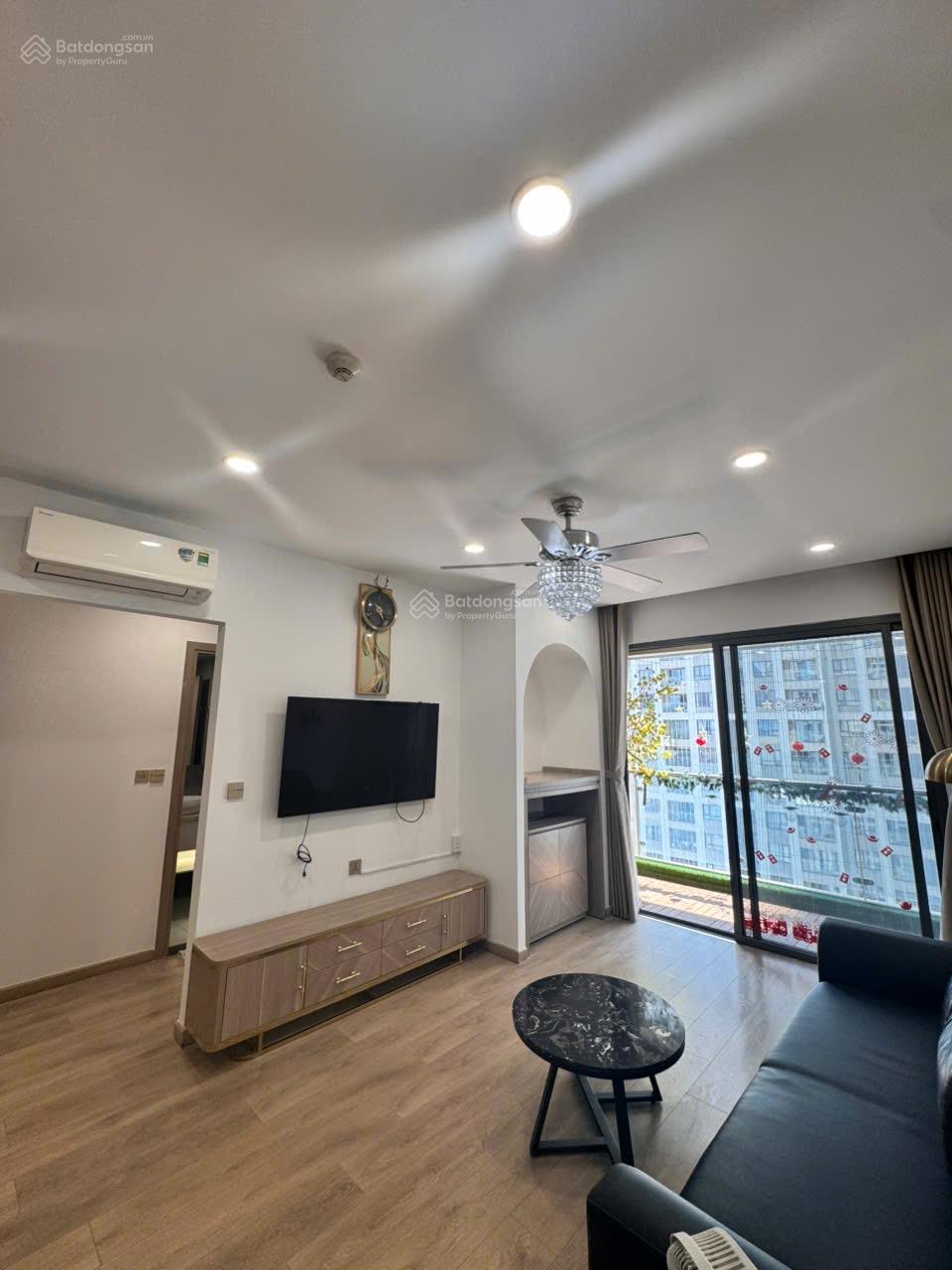 Bán gấp CC 3PN, 2WC tại The Gold View, Bến Vân Đồn, Q4, giá ưu đãi 8.3 tỷ