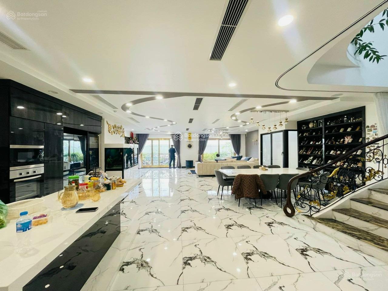 Hiếm. Có nhà phố Trần Thái Tông quanh 79 tỷ 164m2 phố kinh doanh, văn phòng