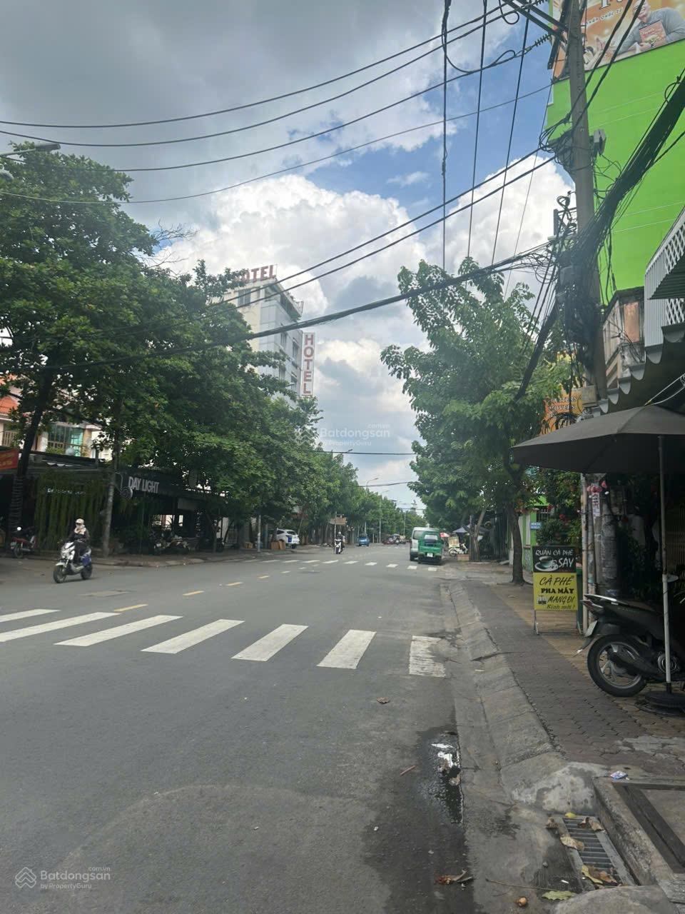 Bán khách sạn hầm 7 tầng, ngay sân bay TSN, cách nhà ga T3-ga Metro, doanh thu ổn định, Q.Tân Bình