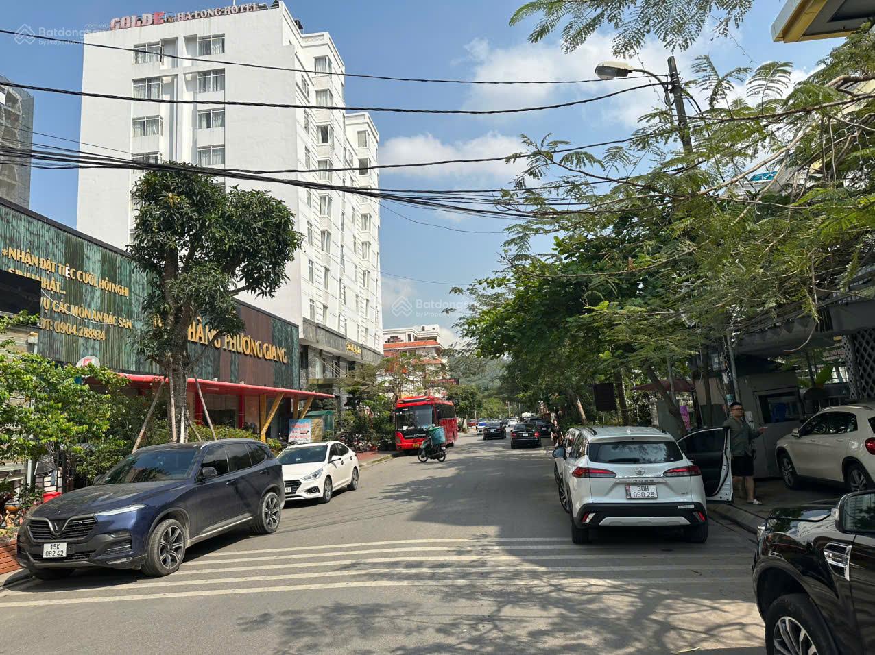 Bán gấp cặp ô BT nằm ngay chợ Cái Dăm - Bãi Cháy. LH em Hương 0915 069 ***