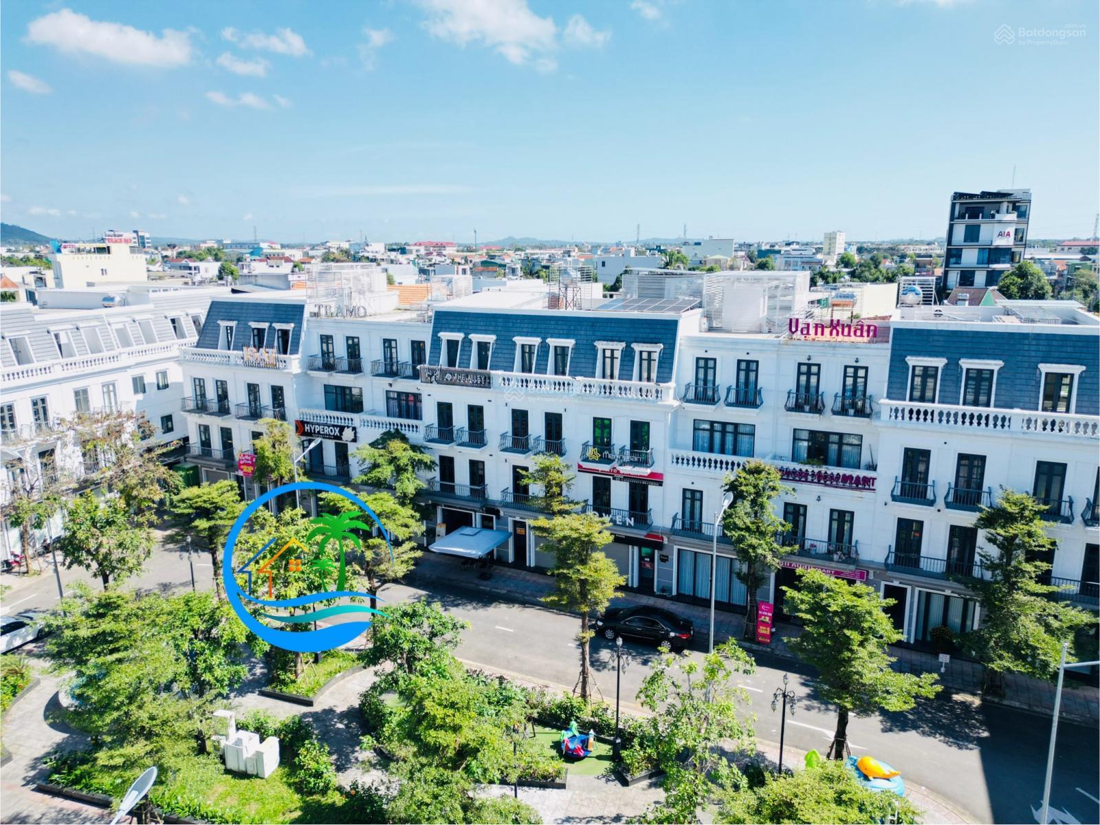 Nhà 4 tầng hoàn thiện Vincom đang cho thuê tháng 35tr đầy đủ nội thất giá khá ok