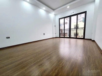 Cho thuê nhà 112Trung Kính-Cầu Giấy: 90m2 x 5 tầng, MT 5m, đường 3 ô tô tránh, đỗ cửa. Giá 30tr/th