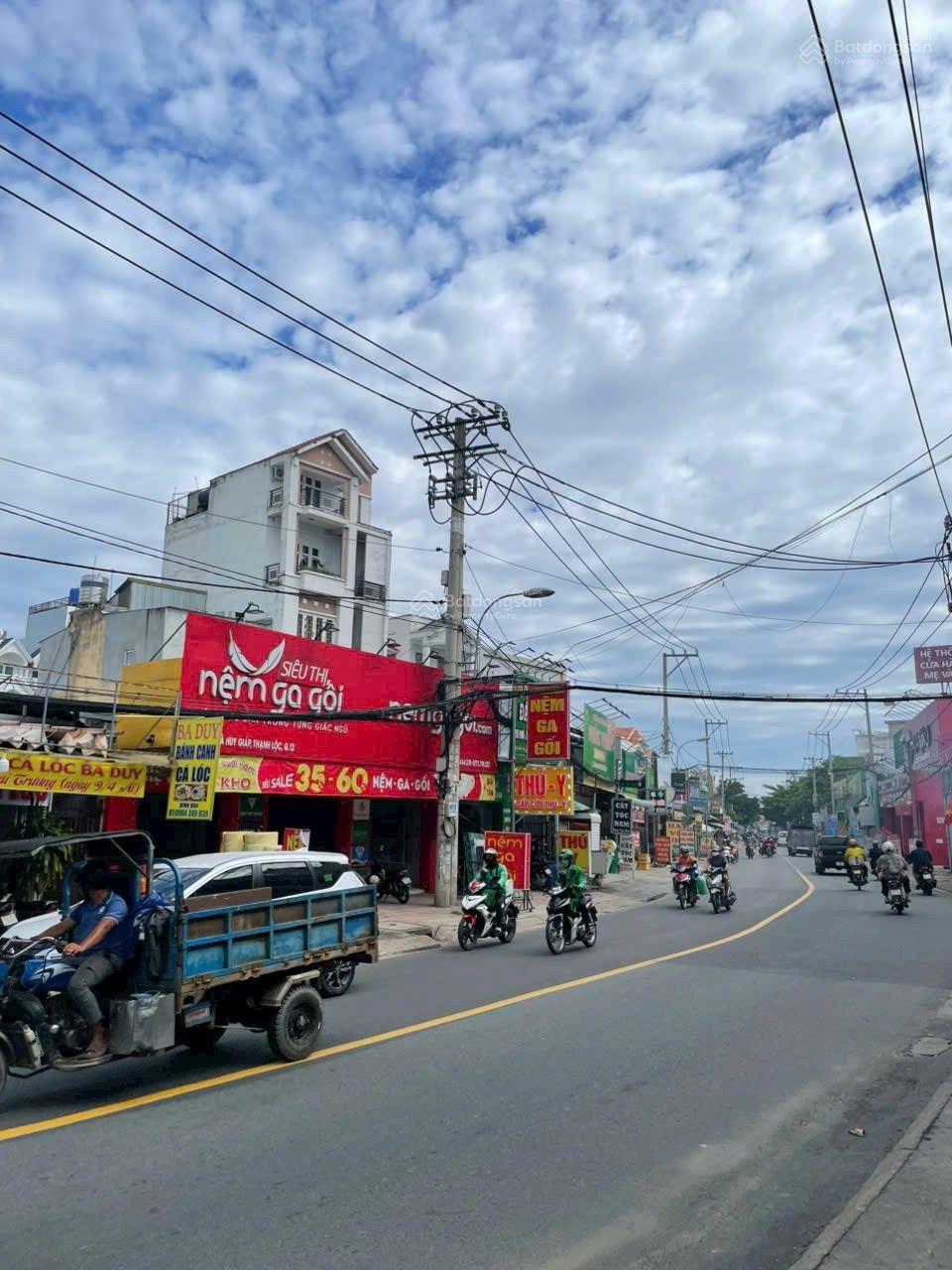 Đất 1/ Bùi Công Trừng vào 50m ngang 17 x 17m thổ cư, thích hợp xây nhà, kho xưởng