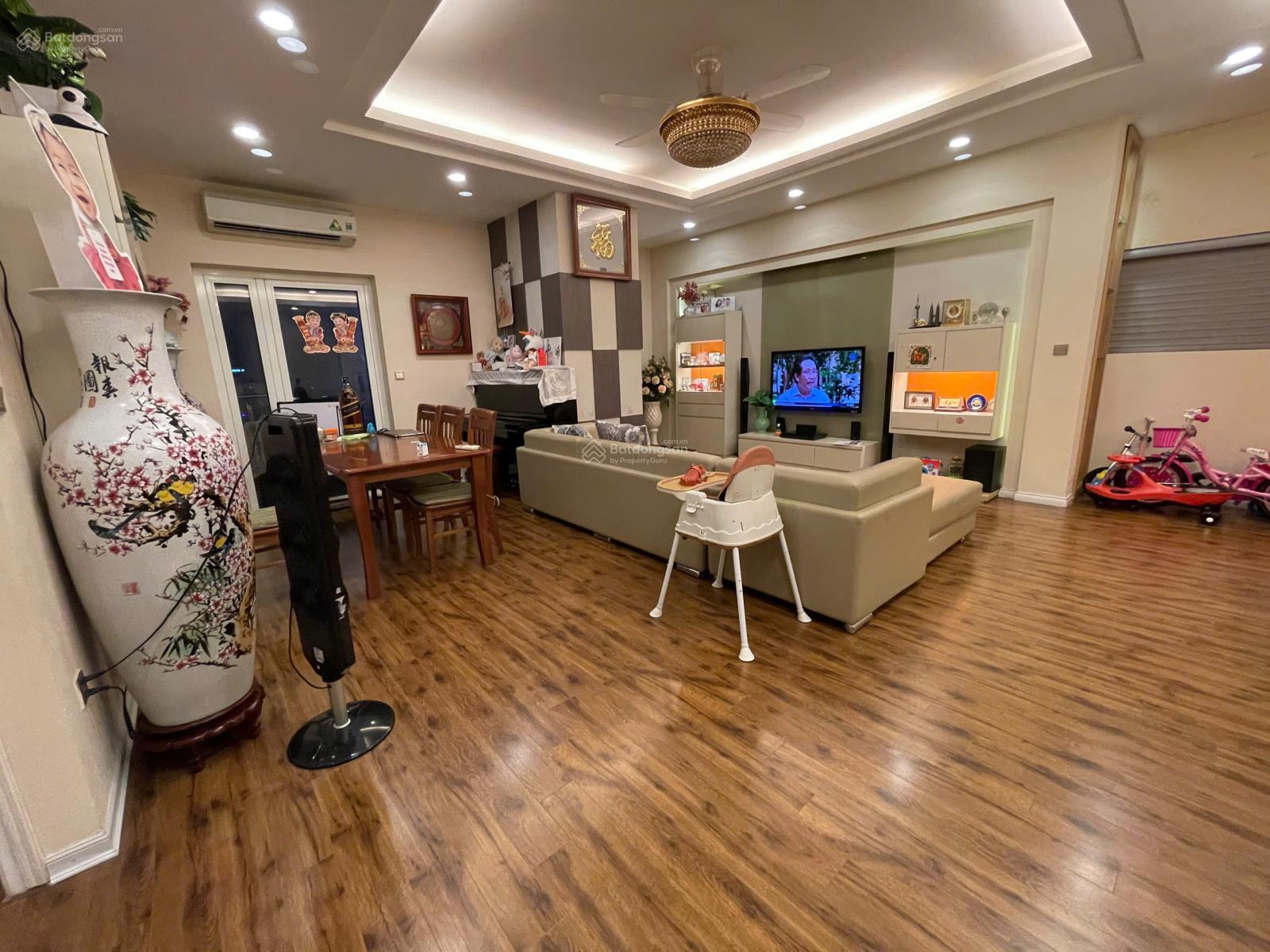 Bán căn 4PN, 2WC, 165m2, nội thất như ảnh, giá 10 tỷ tại Hei Tower, Ngụy Như Kon Tum, Nhân Chính. Bán căn 4PN, 2WC, 165m2, nội thất như ảnh, giá 10 tỷ tại Hei Tower, Ngụy Như Kon Tum, Nhân Chính.