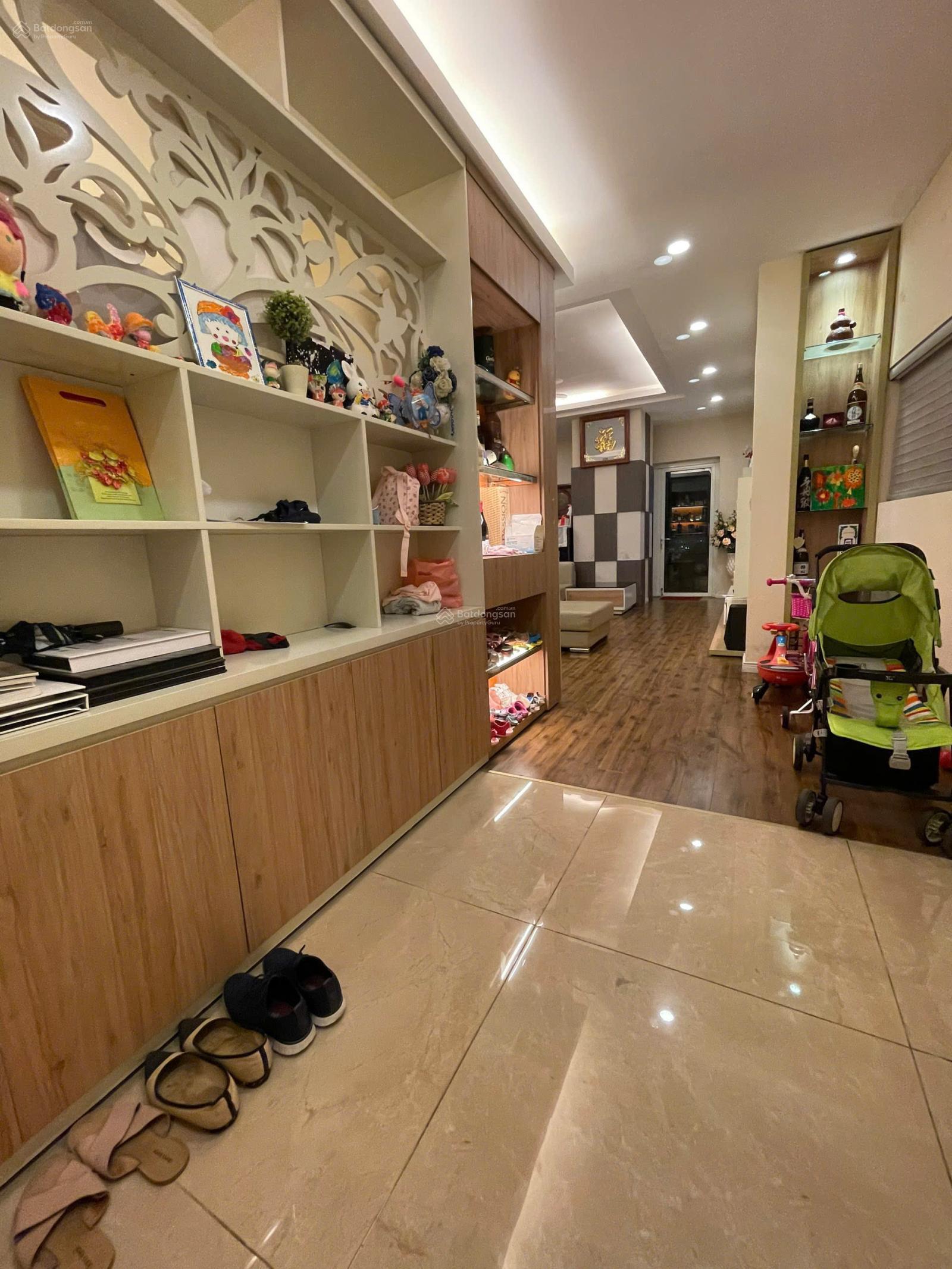 Bán căn 4PN, 2WC, 165m2, nội thất như ảnh, giá 10 tỷ tại Hei Tower, Ngụy Như Kon Tum, Nhân Chính. Bán căn 4PN, 2WC, 165m2, nội thất như ảnh, giá 10 tỷ tại Hei Tower, Ngụy Như Kon Tum, Nhân Chính.