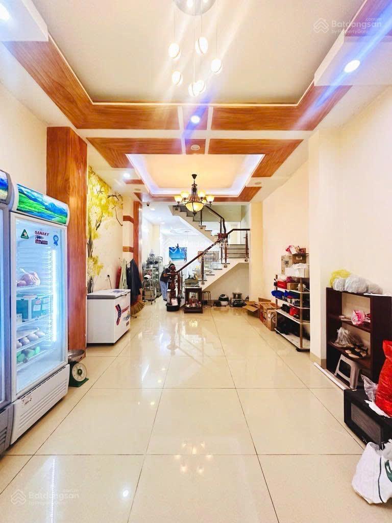 Siêu hot! Nhà 4 tầng HXH Út Tịch, Phường 4, Tân Bình 5mx15m. Ngay Khu KS Đệ Nhất