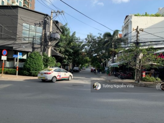 Bán biệt thự 215 Nguyễn Văn Hưởng, P. Thảo Điền, Quận 2| 379.3m2| 237tr/m2| Tường Villa 0934 161 ***