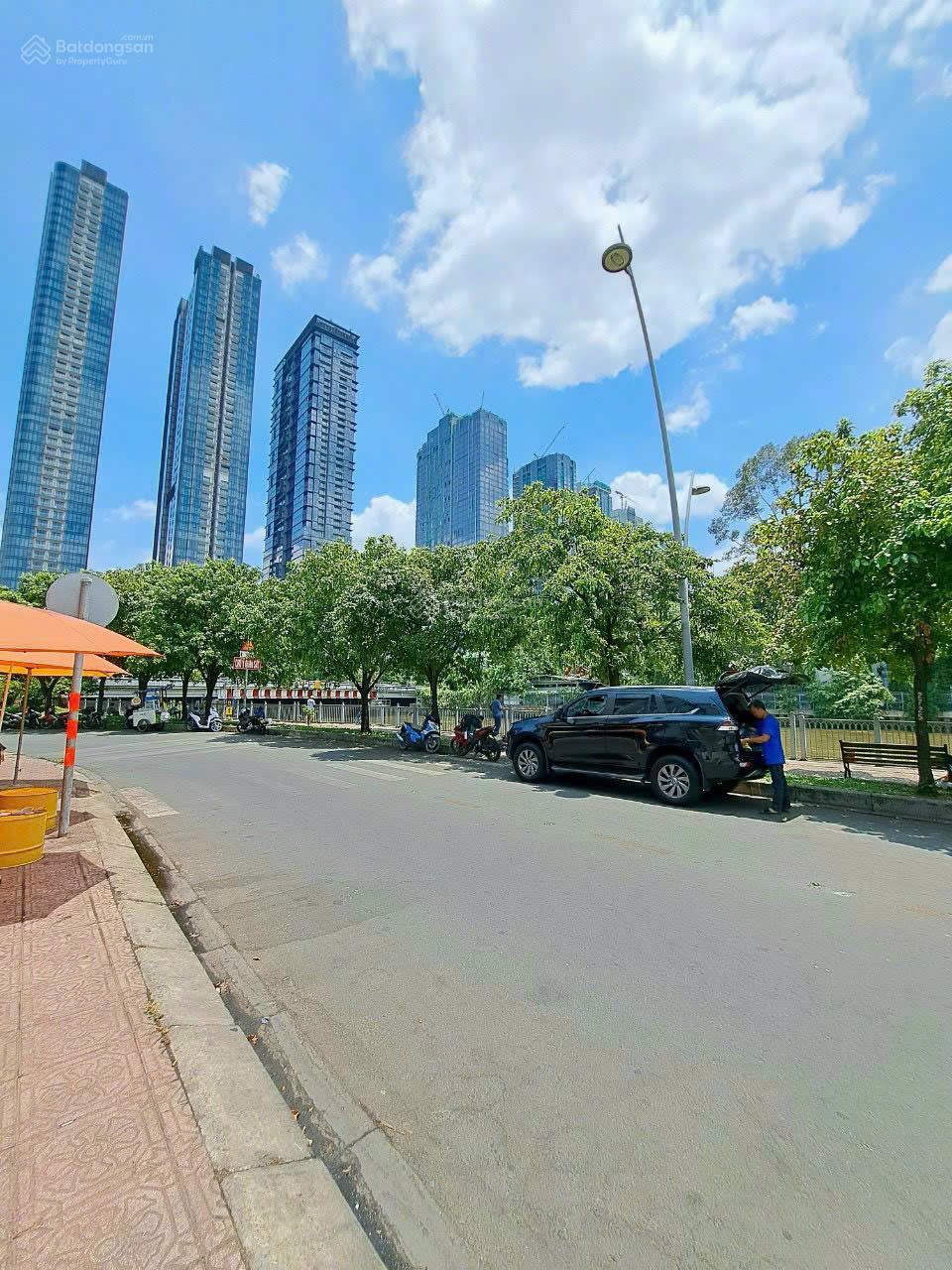 Siêu Vị Trí! Nhà ngang khủng 5.5m ngay Mê Linh p.19 Bình Thạnh, 5.5x18m, 3 Tầng ngay Thảo Cầm Viên