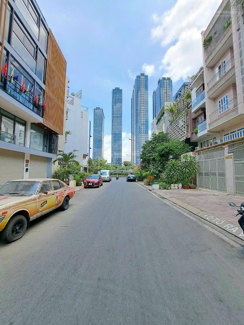 Siêu Vị Trí! Nhà ngang khủng 5.5m ngay Mê Linh p.19 Bình Thạnh, 5.5x18m, 3 Tầng ngay Thảo Cầm Viên