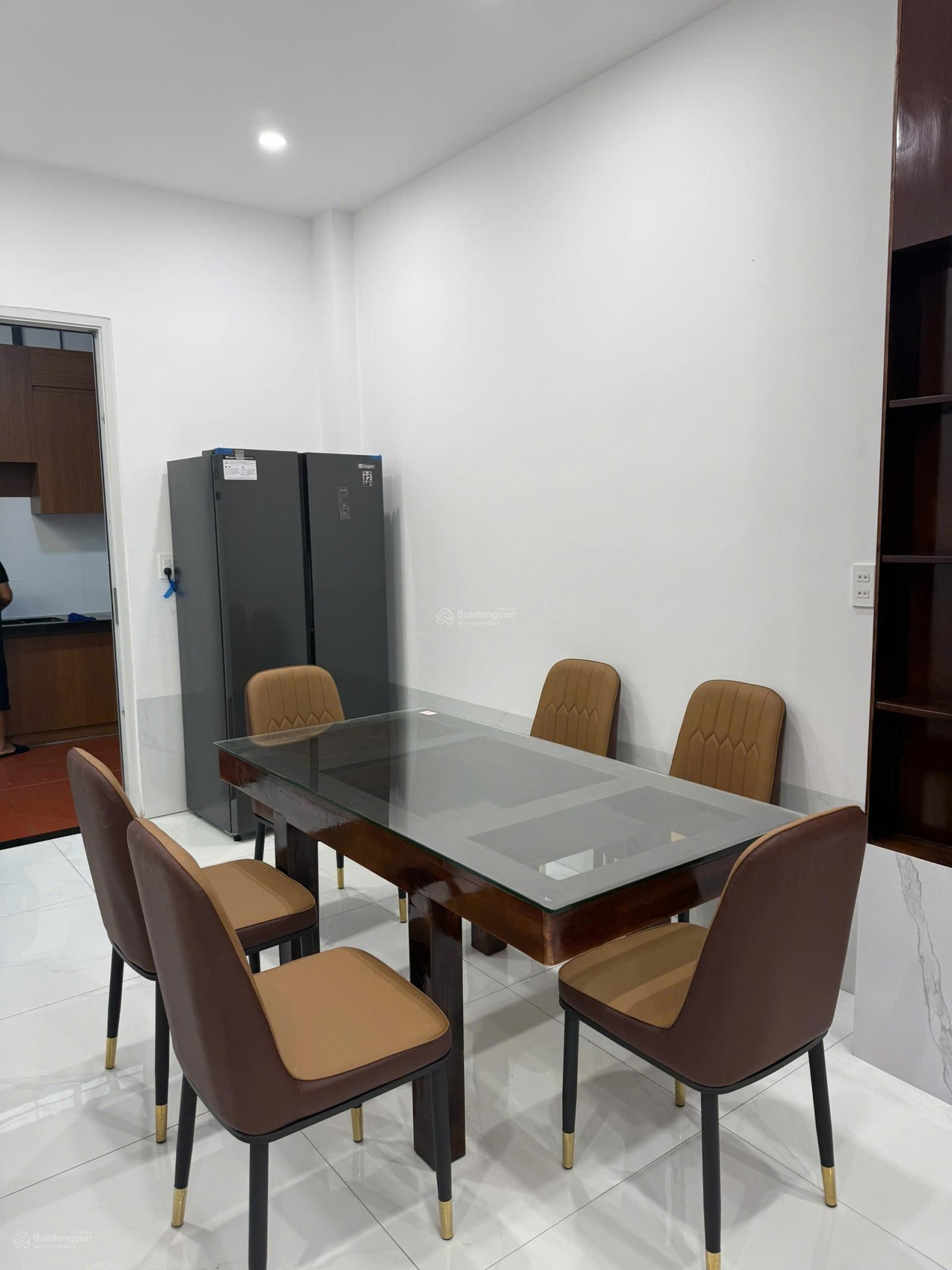 Cần tiền bán căn nhà phố Thăng Long Hiệp Phước, DT 115m2, sổ đỏ. Full nội thất, sẵn HĐ Thuê 22tr/th