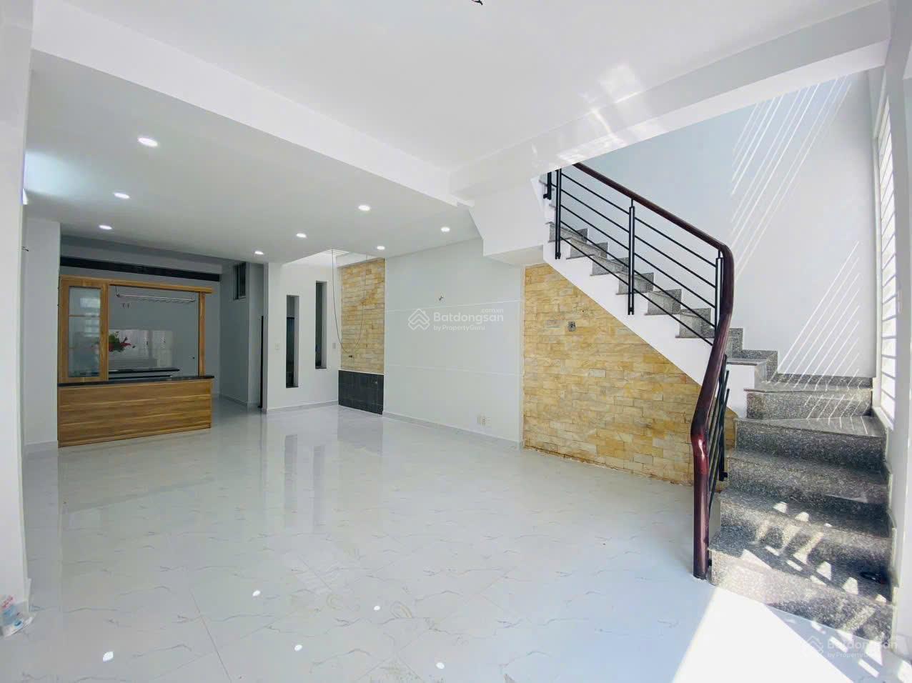 Bán nhà SHR 1 trệt, 1 lầu ấp 3, Xuân Thới Thượng, 3 tỷ 580tr