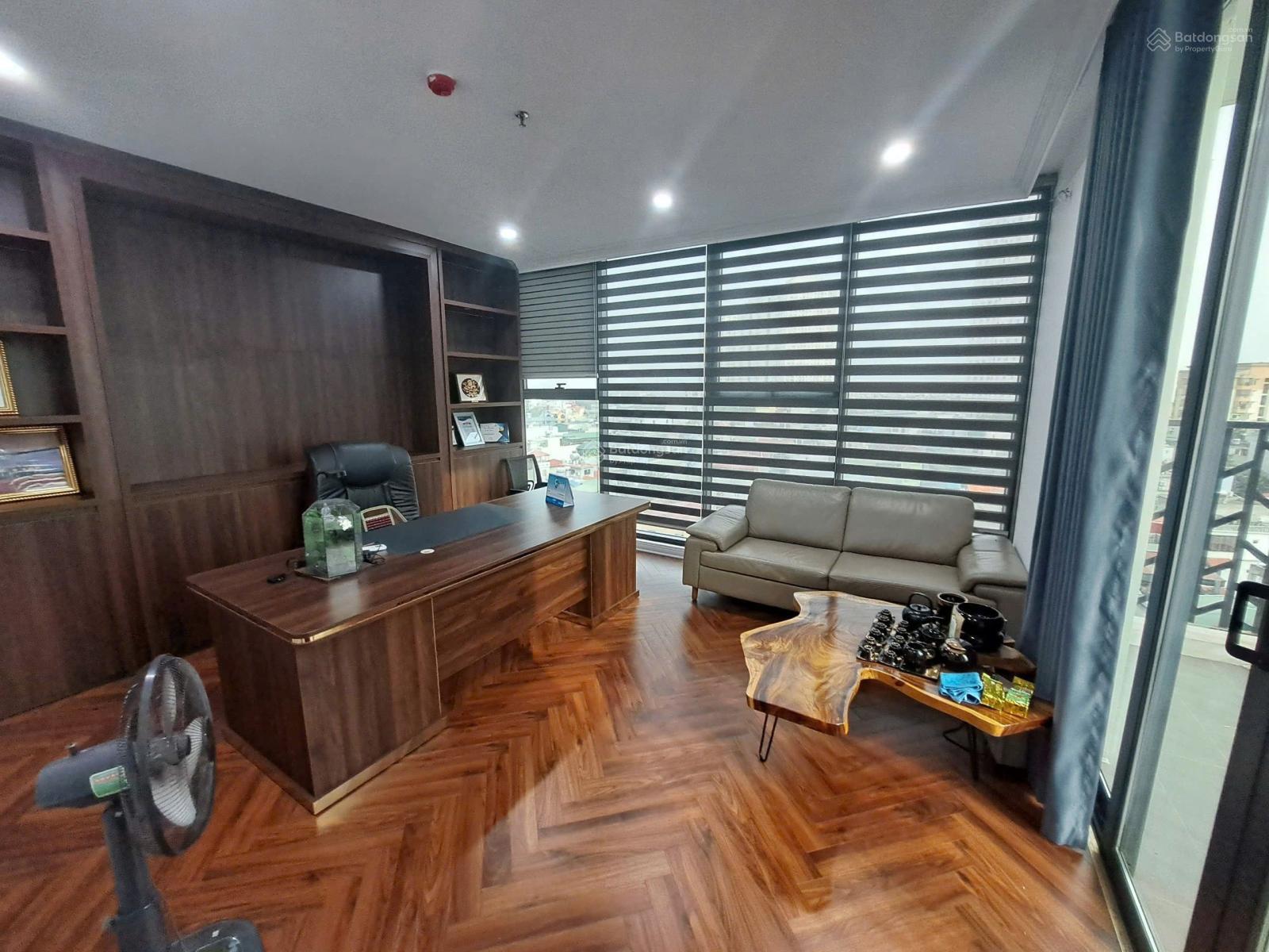 Cho thuê văn phòng Cầu Bươu, Thanh Trì DT 120m2 giá 12 triệu/tháng có nội thất