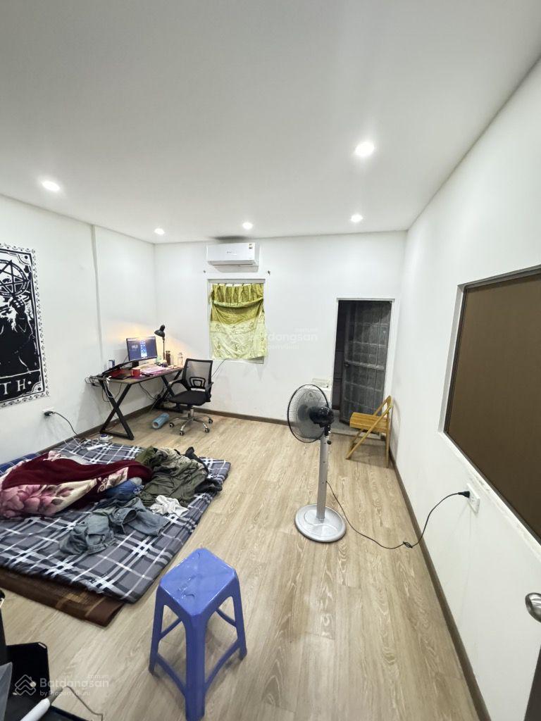 Hàng xóm Tân Mai 30 m2, 5 tầng. Mặt tiền 4 m. Sổ đỏ. Giá 4.200 tỷ Hàng xóm Tân Mai 30 m2, 5 tầng. Mặt tiền 4 m. Sổ đỏ. Giá 4.200 tỷ